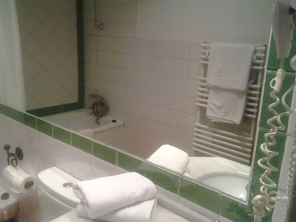 Apartamentos Santa Ana กรานาดา ภายนอก รูปภาพ