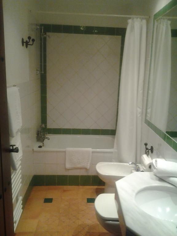 Apartamentos Santa Ana กรานาดา ภายนอก รูปภาพ